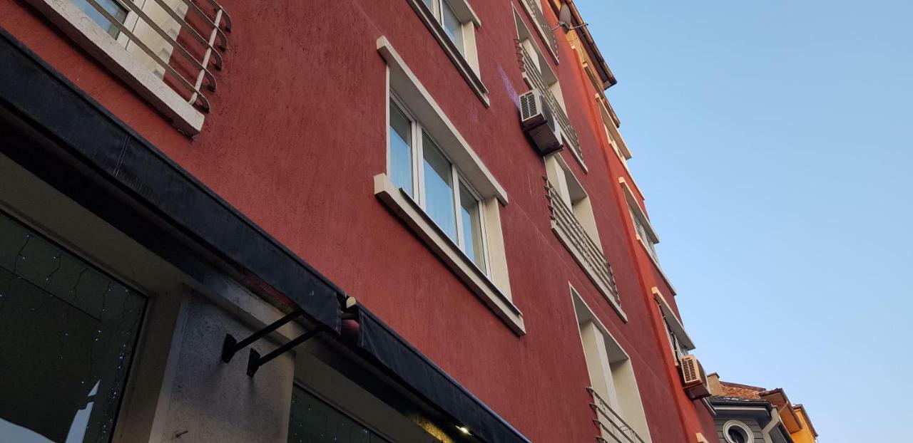 100 m2, 2 yatak odalı, 2 banyolu , Sofya Şehir Merkezi bölgesinde Dış mekan fotoğraf